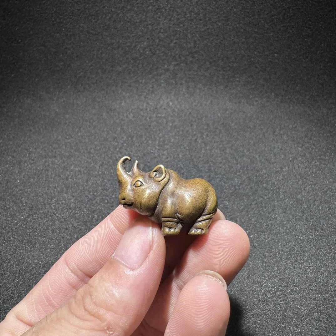 Pocket sized small rhinoceros bronze Metal statue 3cm