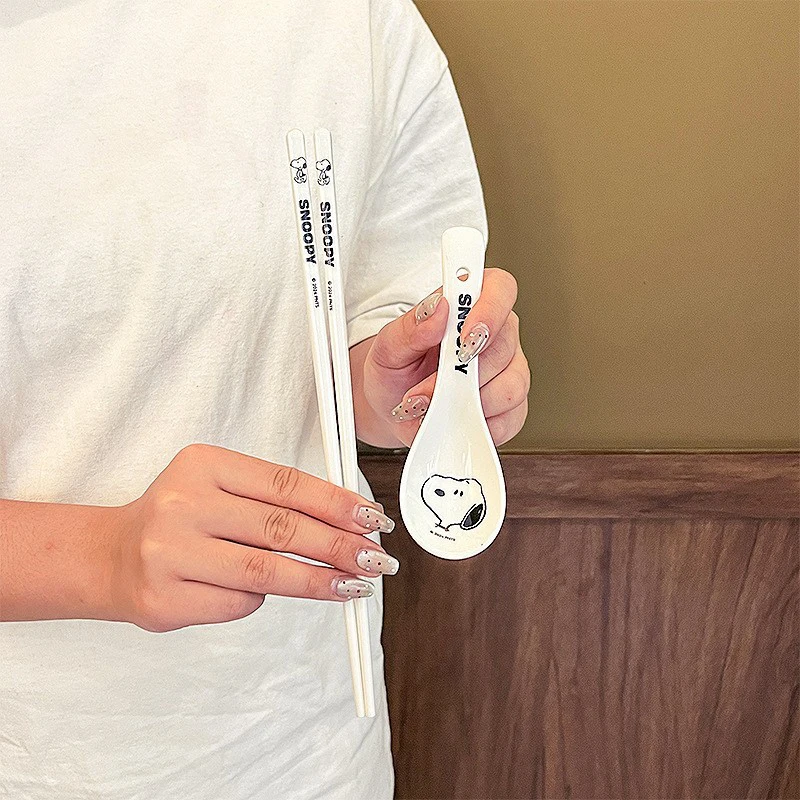 سنوبي جديد لطيف أدوات المائدة وعاء سيراميك بشكل خاص جميل وعالي القيمة Kawaii مجموعة السلطانية أنيمي الكرتون أدوات المائدة المنزلية