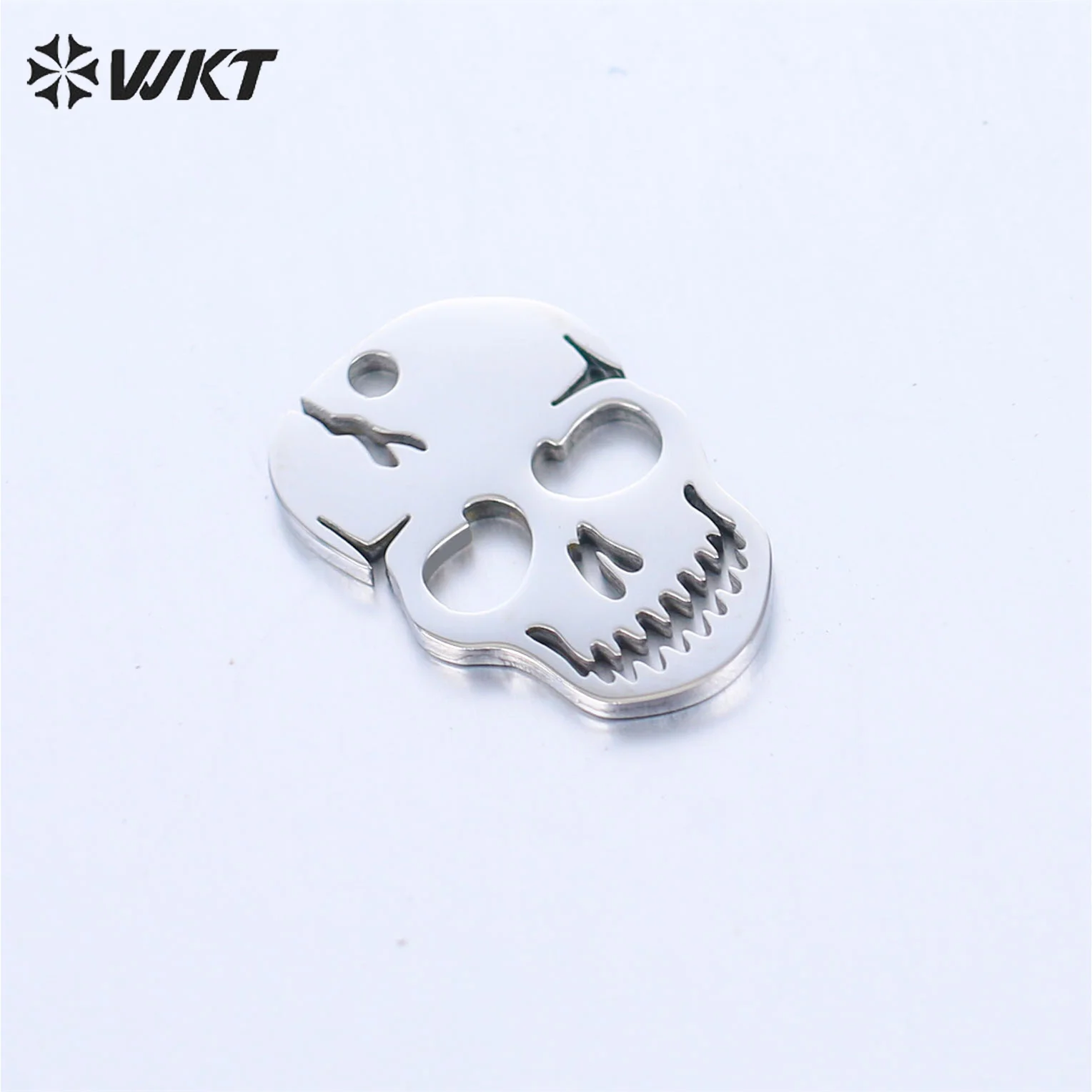 WT-SSP044 Novel Stainless Steel Skull Bone Design Mirror Polished Pendant DIY Necklace Jewrly Pendant