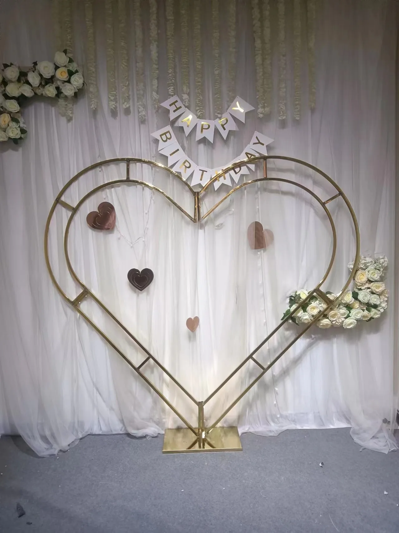 shiny gold Wedding Big Love Arch Decoration