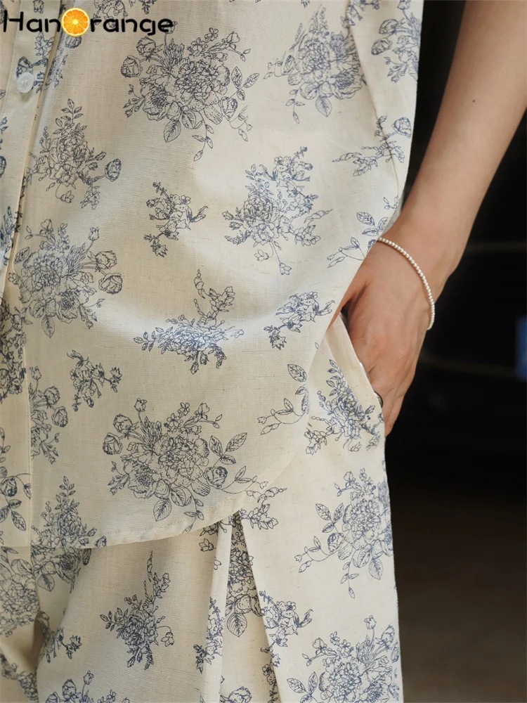 Hanorange 2025 verão moda planta impressa sem mangas camisa feminina fino ajuste leve topo fundo bege com flores azuis