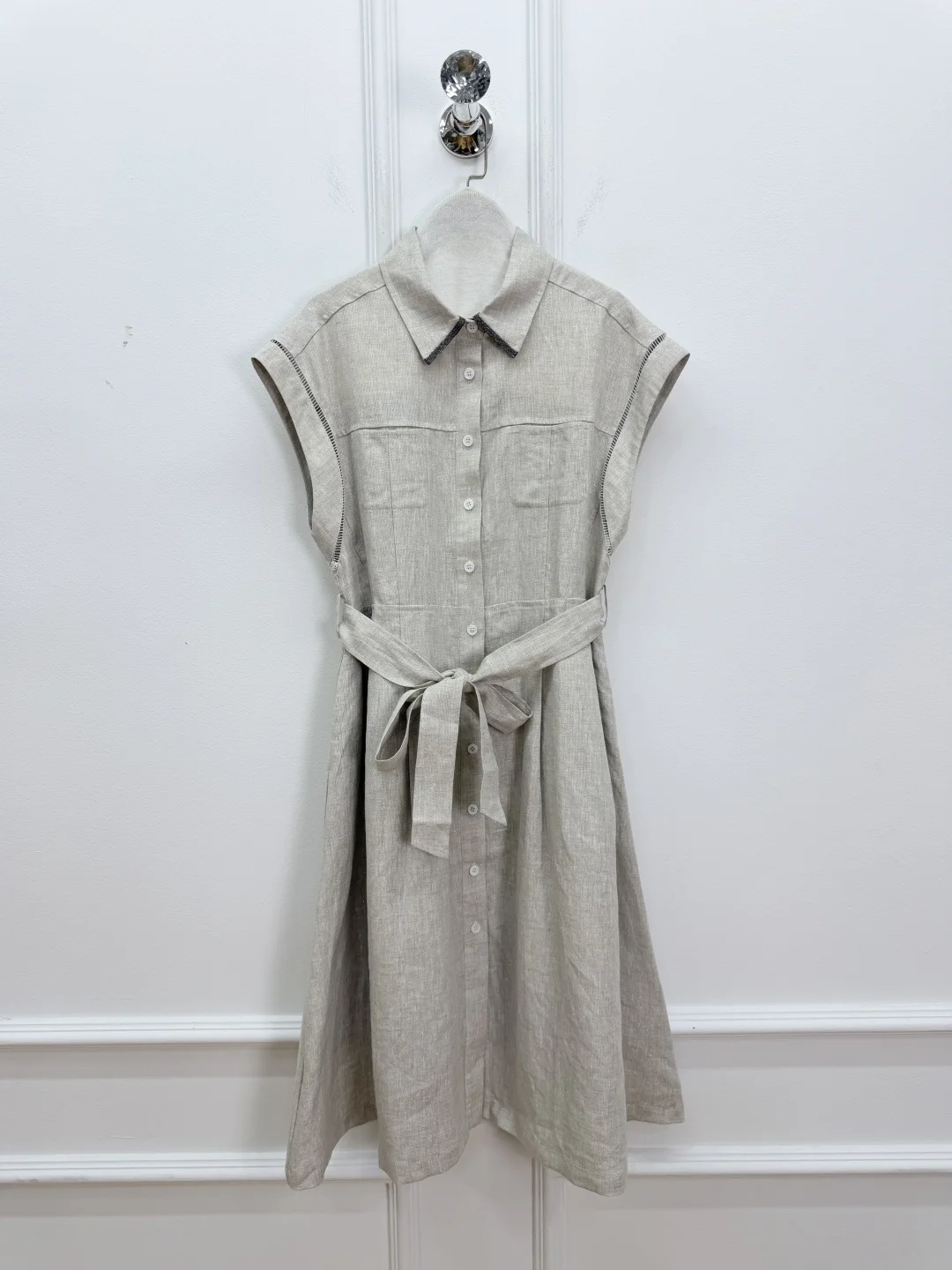2026 Spring/Summer New Arrival: High-Quality Women's Linen Dress with Chain Detail at the Neckline
