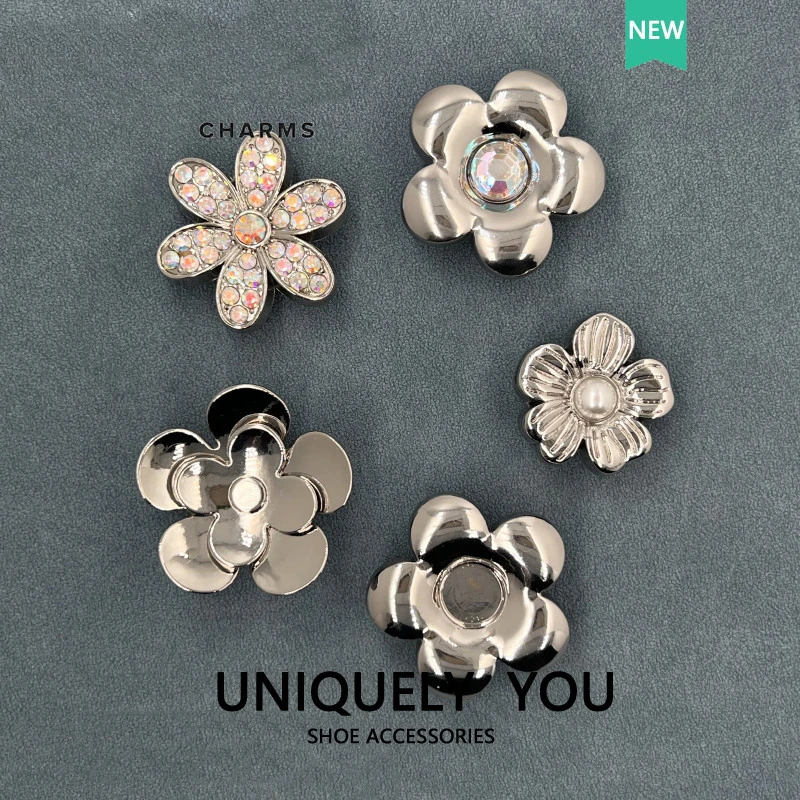 

Обувь Металлические подвески Diamond Flower Комбинация модных аксессуаров для кроссовок
