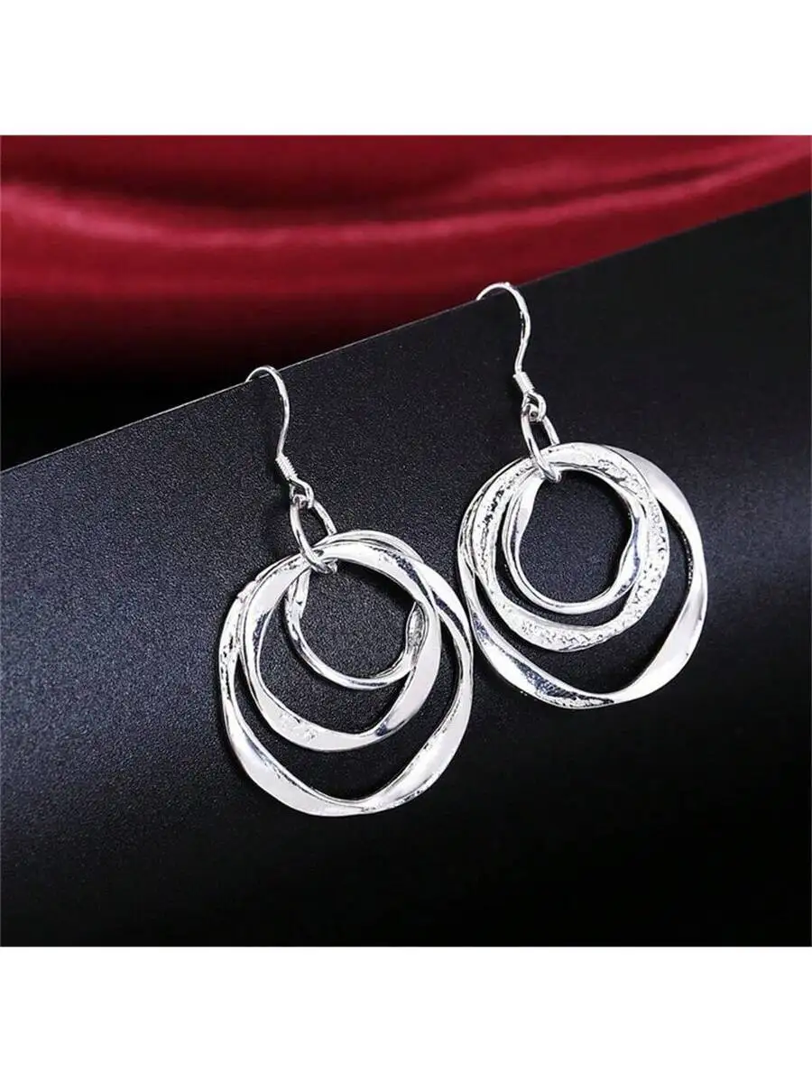 

Triple Circle Dangle Earrings With Textured Wave Design, Stylish Statement Jewelry For Women, Perfect For Celebrations