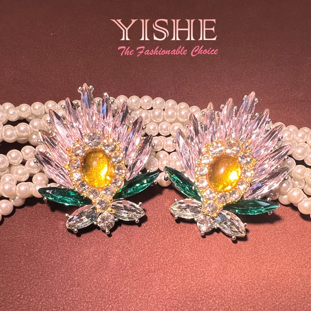 

Новые серьги-гвоздики в китайском стиле с цветными бриллиантами и цветочным узором, покрытые настоящим золотом, в ретро-стиле, европейско-американский нишевый дизайн.