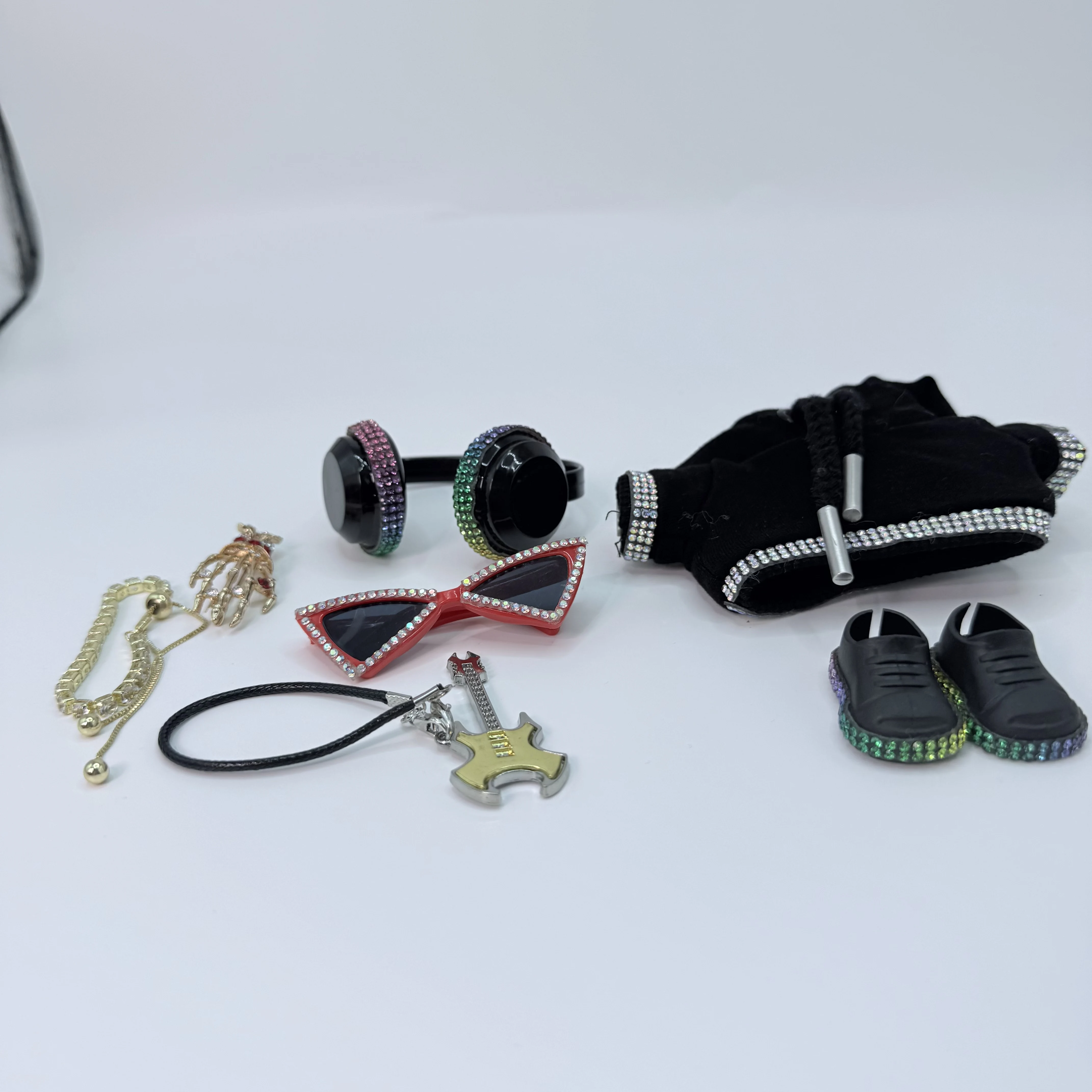 LABUBU Puppenzubehör-Set im Punk-Rock-Stil, DIY-Wasserstein-Aufkleber – Brillen, Kopfhörer, Schuhe – Puppe nicht im Lieferumfang enthalten