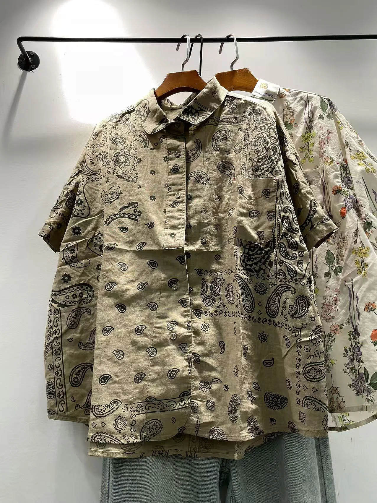 

Summer 2026 Women's Fashion Versatile Loose Short Sleeve Printed Collar Single Button Shirt Casual Wear Plant Floral Pattern