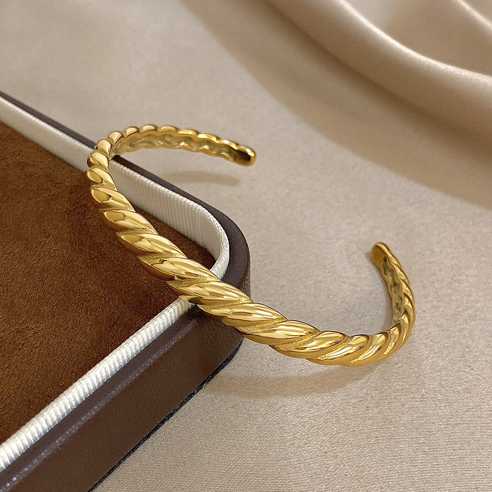 DODOHAO الحد الأدنى الفولاذ المقاوم للصدأ المفتوحة الإسورة سوار المرأة 2026 العصرية غير النظامية الذهب اللون الكفة سوار مجوهرات مقاومة للماء #2