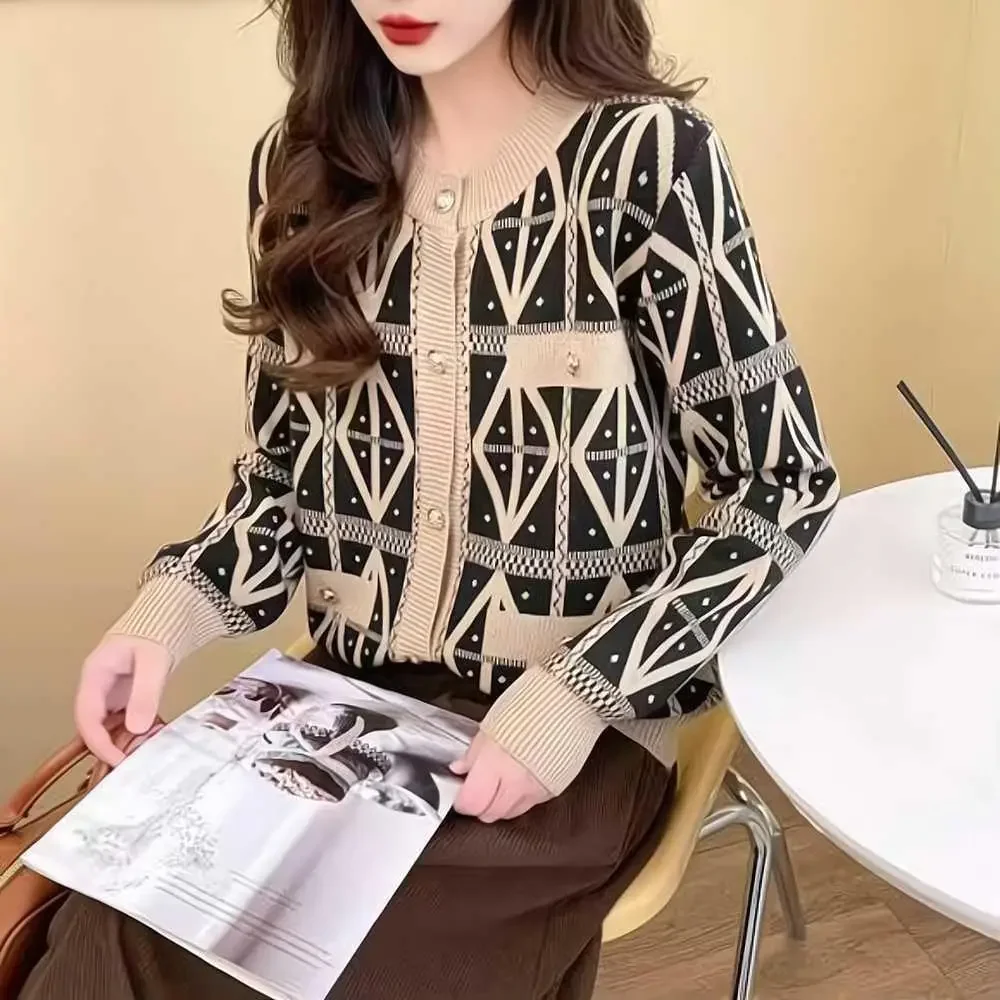 

Office Lady Knitting O-neck Cardigan 2024 Spring New Fashion Geometric Jacquard Sweater Coat Women Clothes Fashion Plaid Top Tee