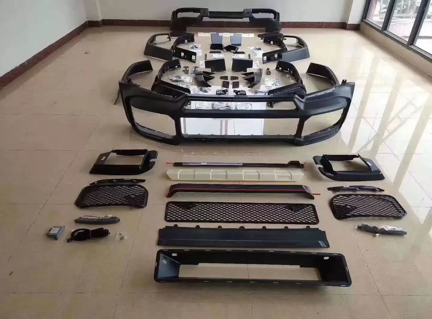

Body kit for Mercedes-Benz G-Class W464 G500 G350 G550 G63 modified Front rear bumper surrounded grille Wheel eyebrow