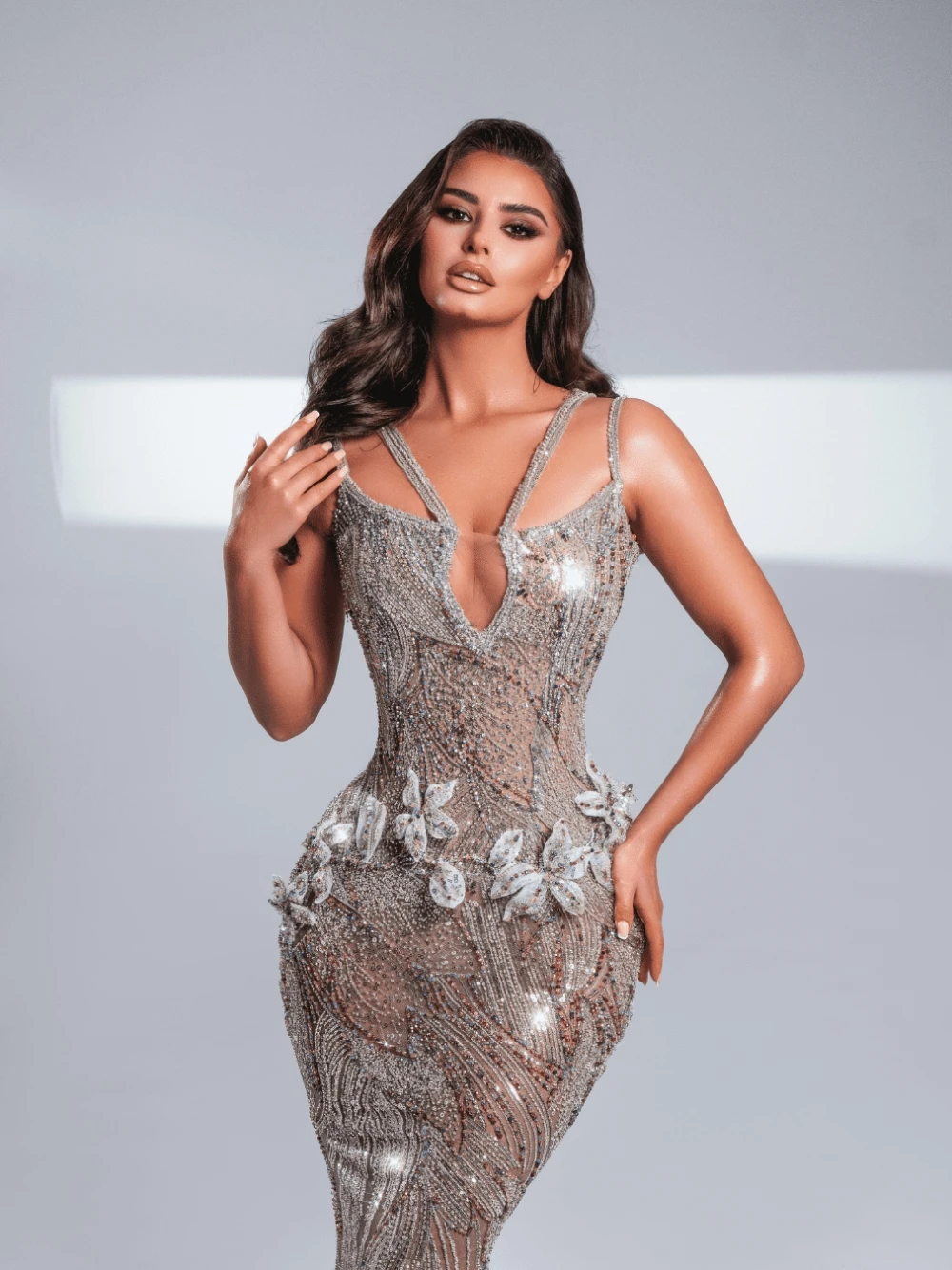 New High-end Handmade Sequin Evening Dress Sexy V Neck Mermaid Unique Luxe Wedding Guest Gown With Floral Detail Customized