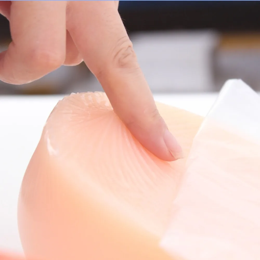 يريد أن تكون بدلة صدر من السيليكون عالي الجودة لشكل قطرة الصدر الواقعي للمتحولين جنسيا اسحب الملكة والخنثى