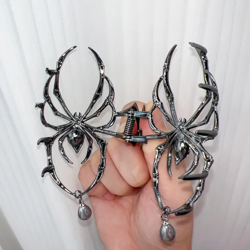 Gothic Silver Black Color Alloy Spider Shaped Hair Claw Clip for Women Fashion Shark Clips Halloween Decoration Hair Accessories