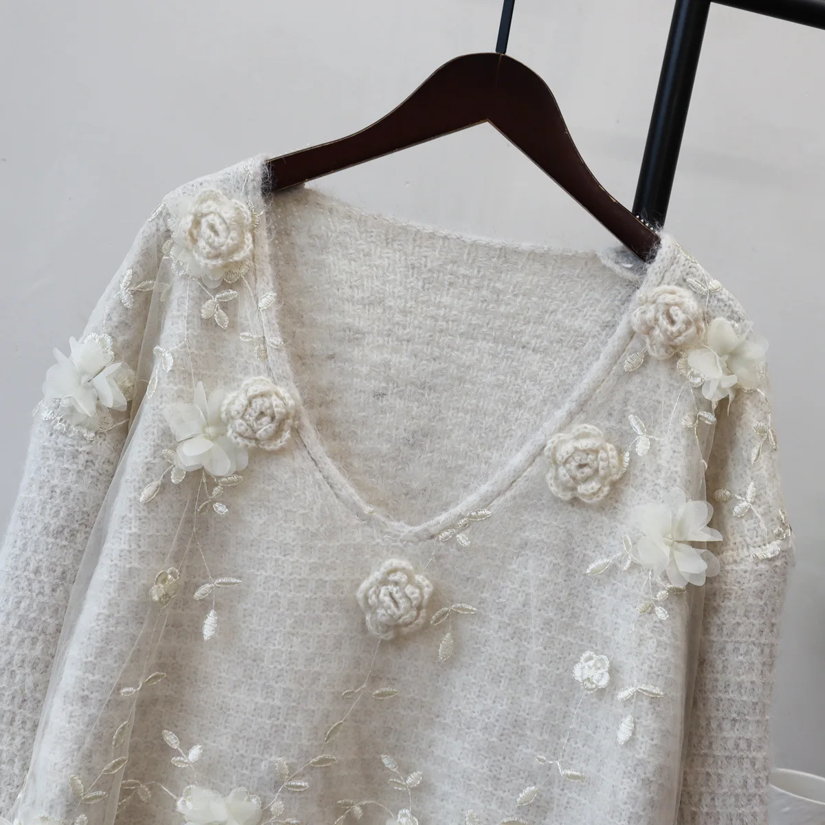 

Sweet Soft Knitted Sweater for Women Autumn Winter Fashion Flower Appliques Lace Patchwork Knitwear Female Loose Pullovers