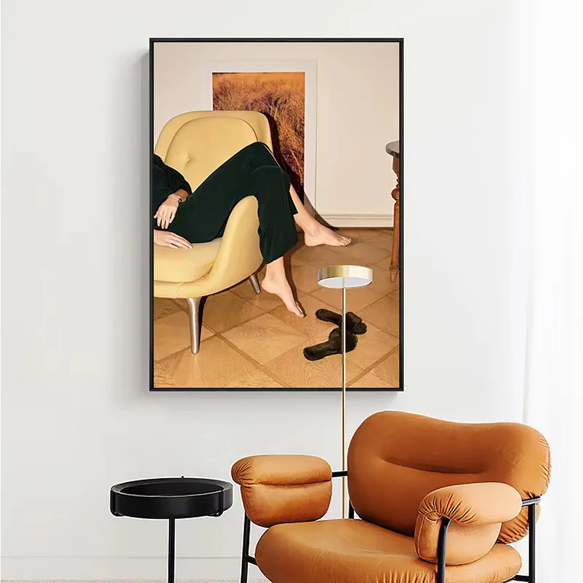 Modern style painting poster sitting sofa painting art replaced the living room home decoration of the core picture