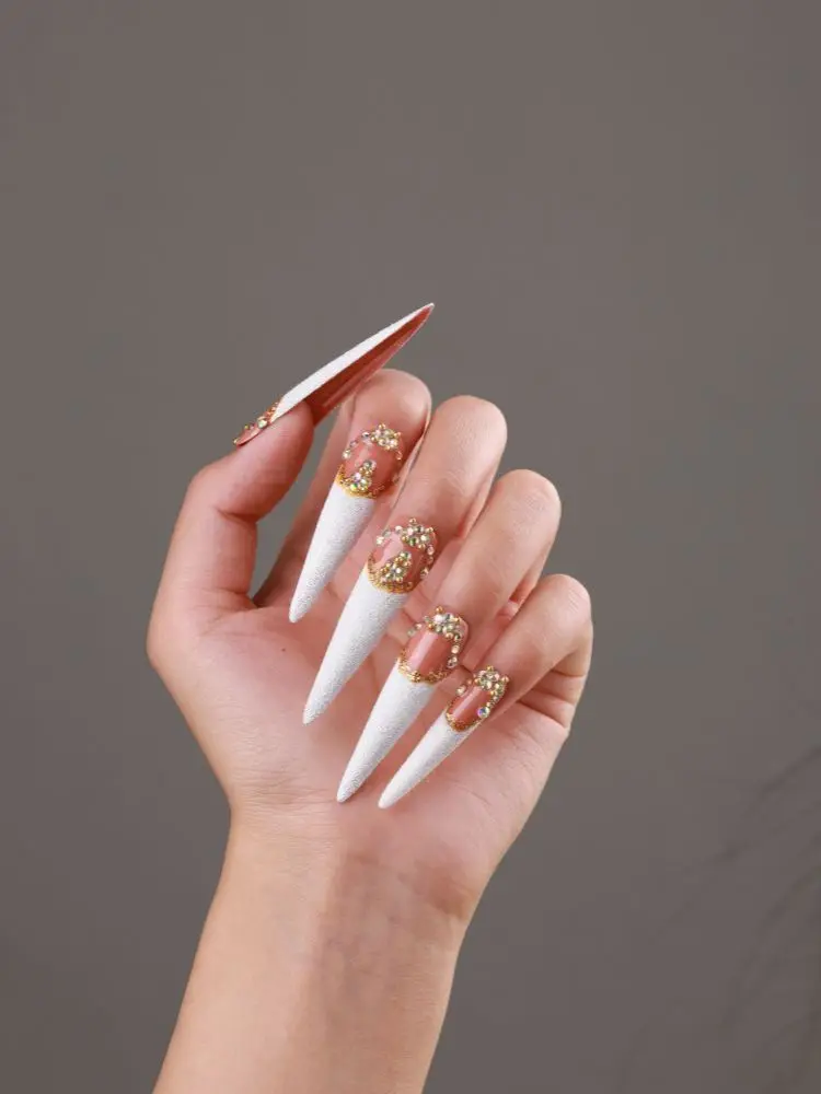 Hot Sale French Style Nail Art Accessories with Handcrafted Lace and Shimmering Rhinestones