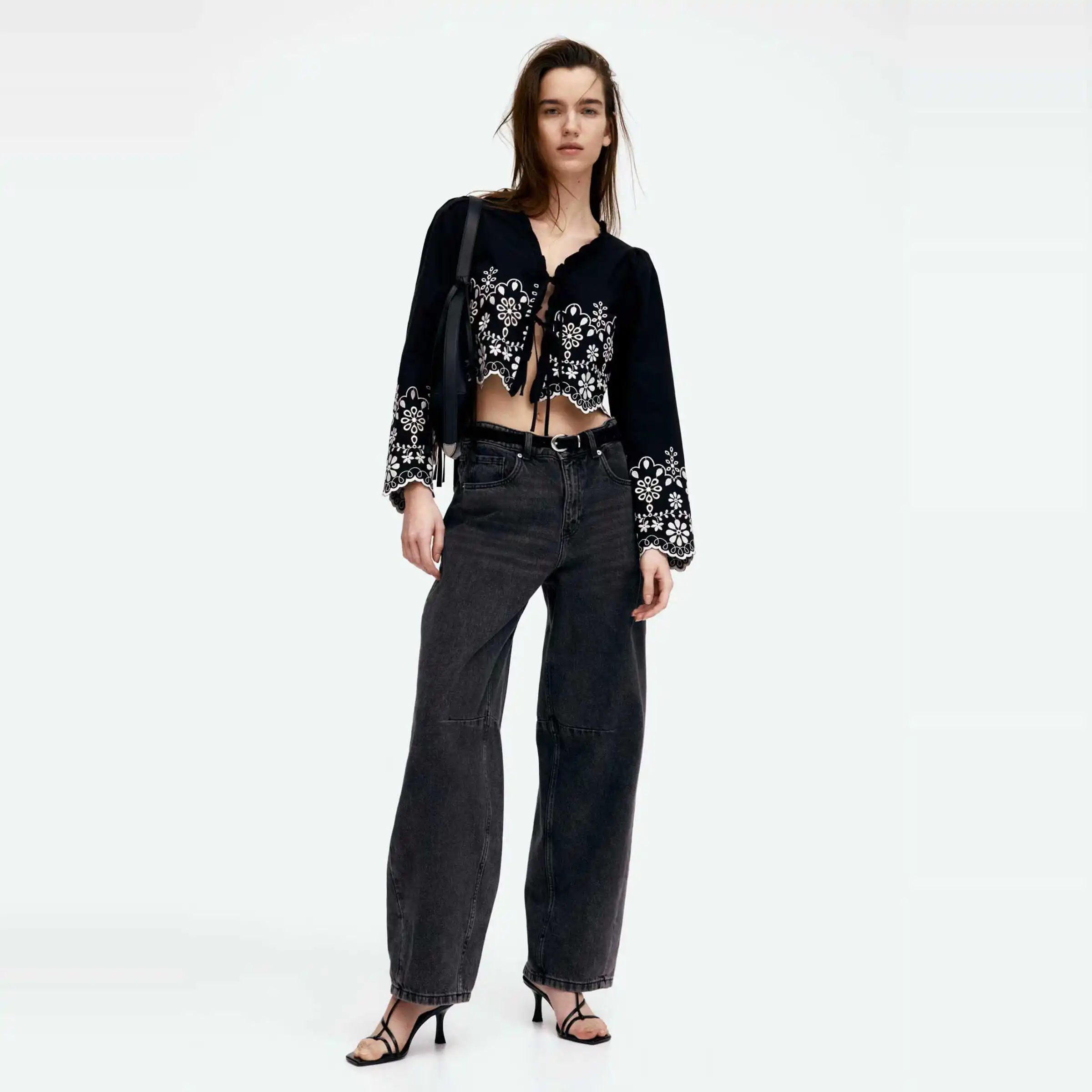 Spring New Women's Faion Design Embroidered Cotton Hollow out Top Loose Fit Long Sve V-Ne ort Length Open Cardigan