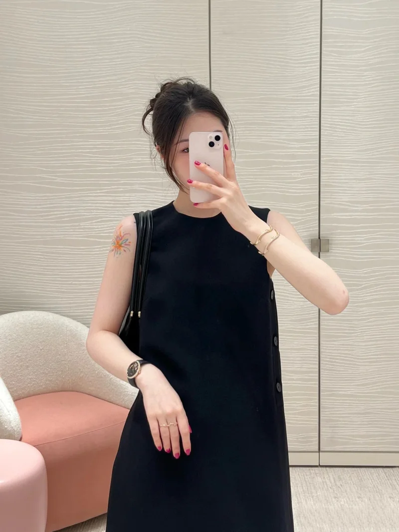 2024 autumn new women's dress fashionable and exquisite Korean style silk wool vest style round neck waist cinched vest dress