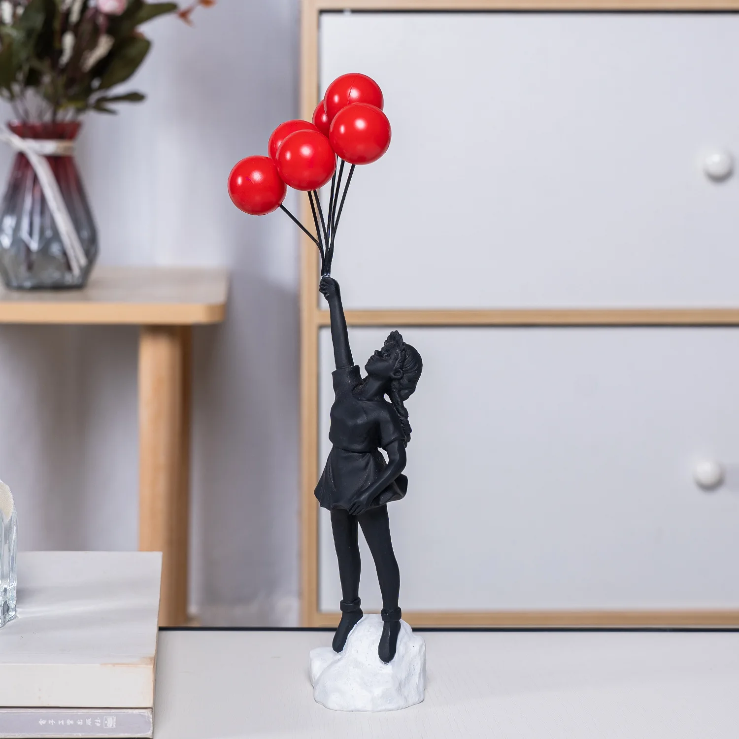 Flying Balloon Girl Figurine Banksy Modern Art Sculpture Resin Figure Craft Decoration Collectible Figurine Ornaments Gifts