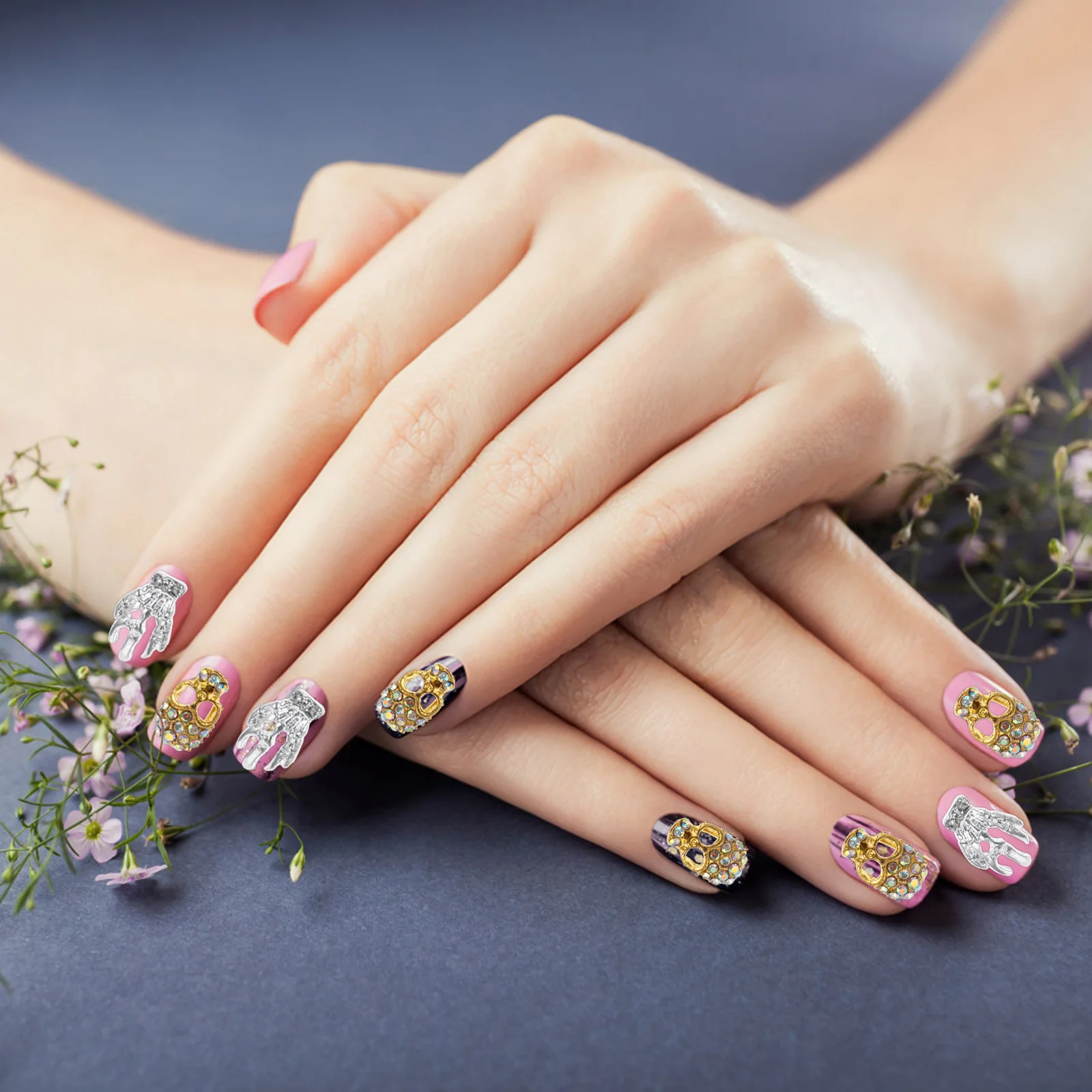 

40Pcs Skull Head Nail Charms Rhinestone Decorations Party Nail Art Stickers DIY Fingernail Decals Manicure Jewelry