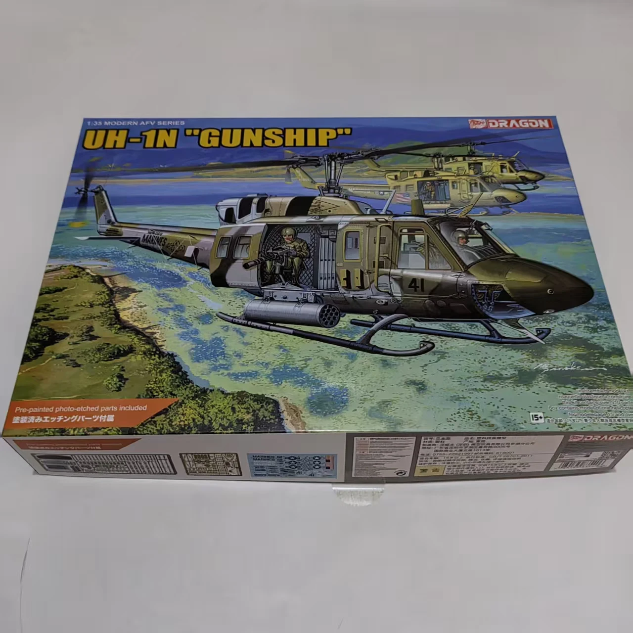 kit-de-modele-a-assembler-dragon-1-35-echelle-3540-uh-1n-gunship-nouveau