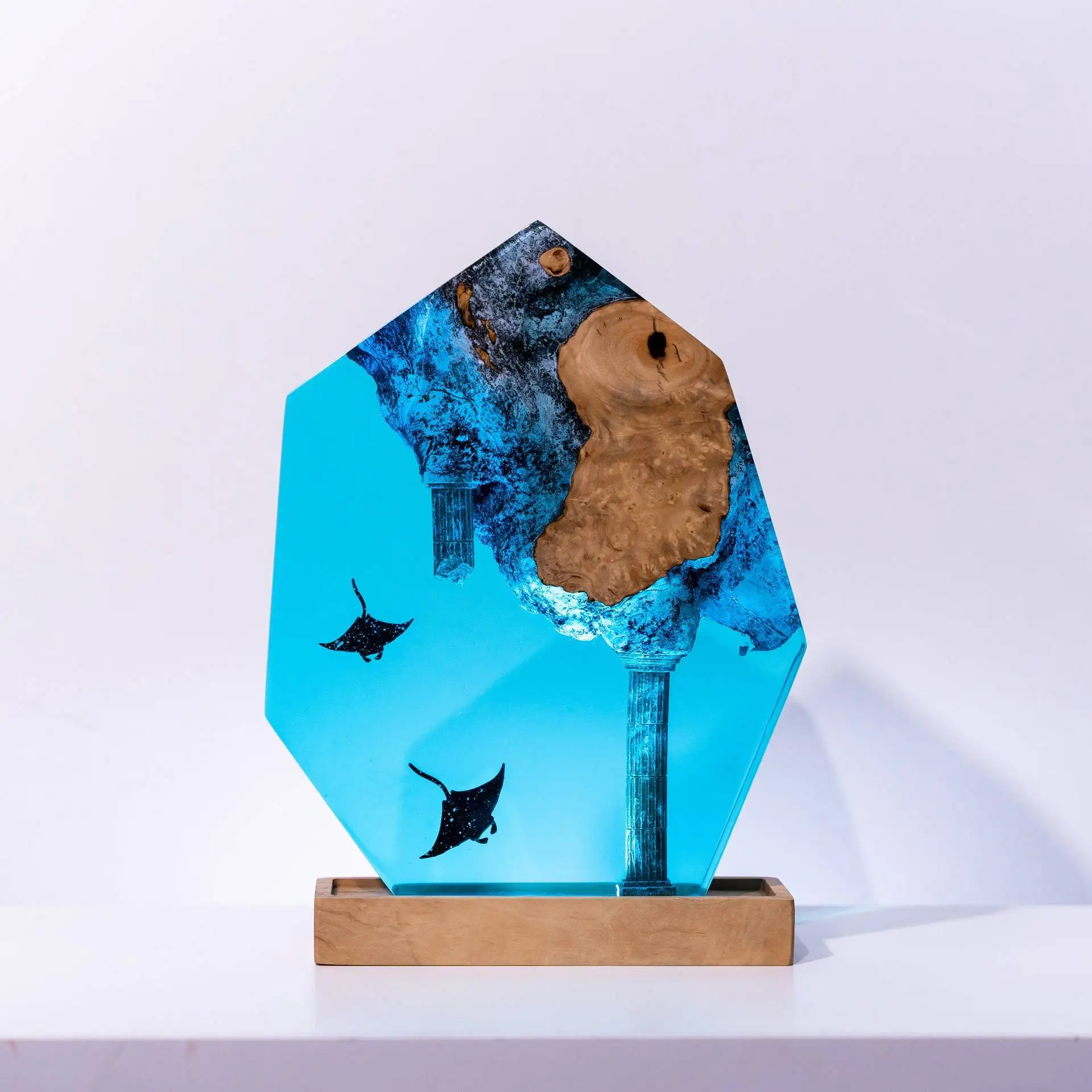 Atlantis Relic Organic Resin Lamp Creative Art Night Light Deep Sea Relics Landscape Decoration Table Lamp USB Charing