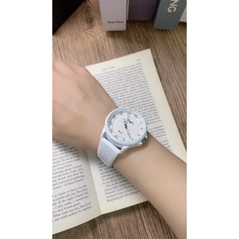 ONLYOU Women's Analog Quartz Watch with Silicone Strap, Suitable for Young Female Students, Easy-to-Read,Unisex Waterproof Watch