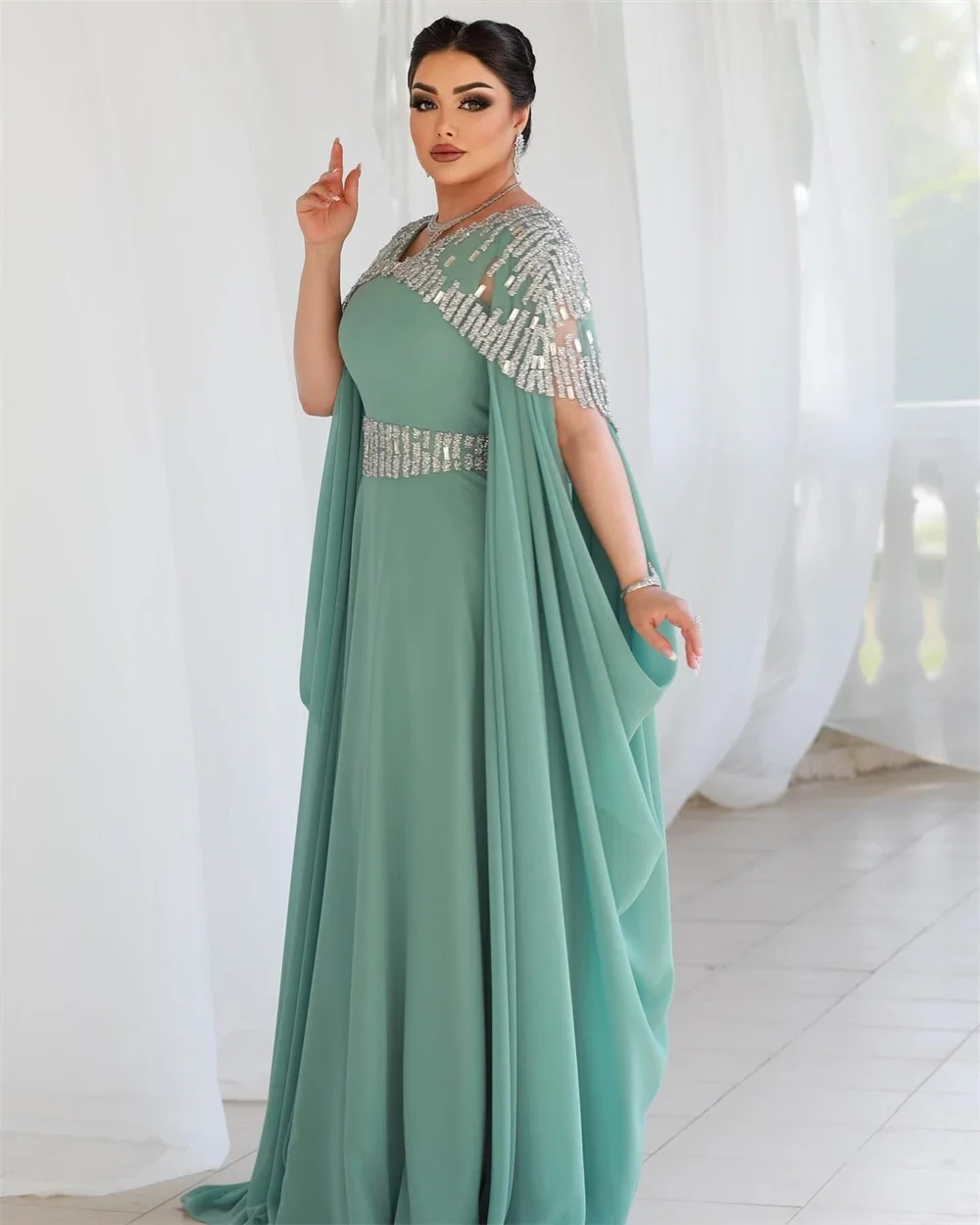 Maßgeschneidertes Chiffon-Perlenkleid mit drapierter Falte, A-Linie, V-Ausschnitt, maßgeschneidertes Anlasskleid, lange Kleider aus Saudi-Arabien