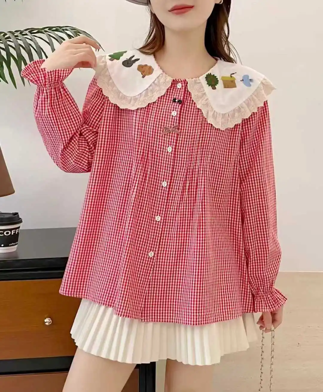 Japanische Mori Mädchen Vintage Plaid Cartoon Stickerei Patchwork Baumwolle Shirts Frauen Y2K Nette Peter Pan Kragen Langarm Bluse