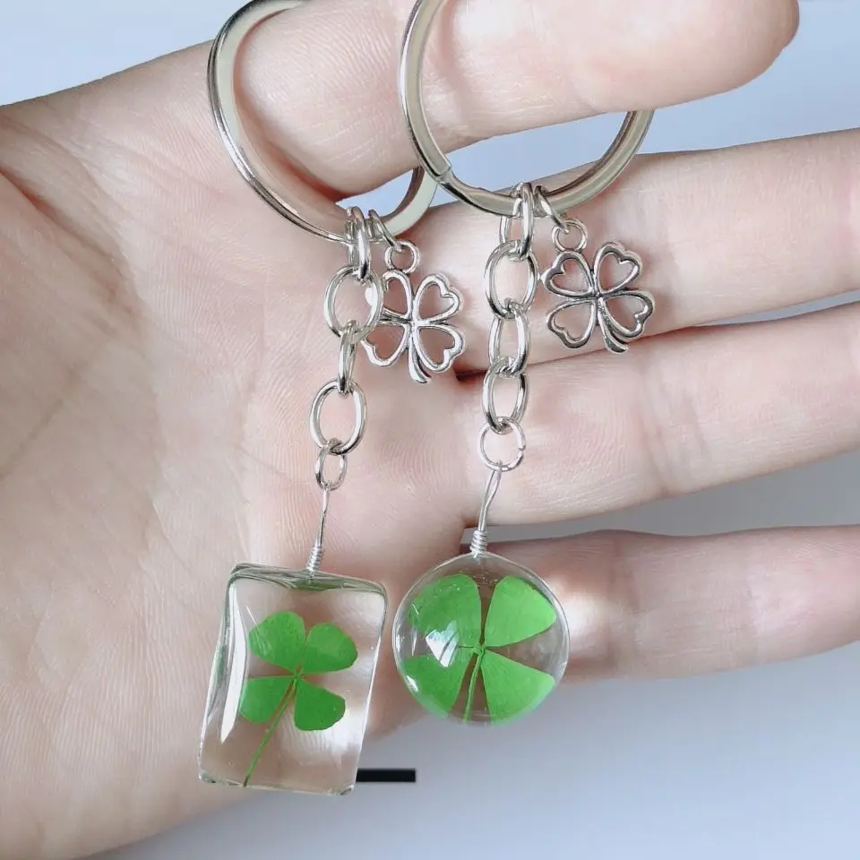 Lucky Green Dry Four Leaf Clover Crystal Ball Keychain Dry Flower Double Sided Keychain Women Handbag Lucky Pendant Fashion Gift