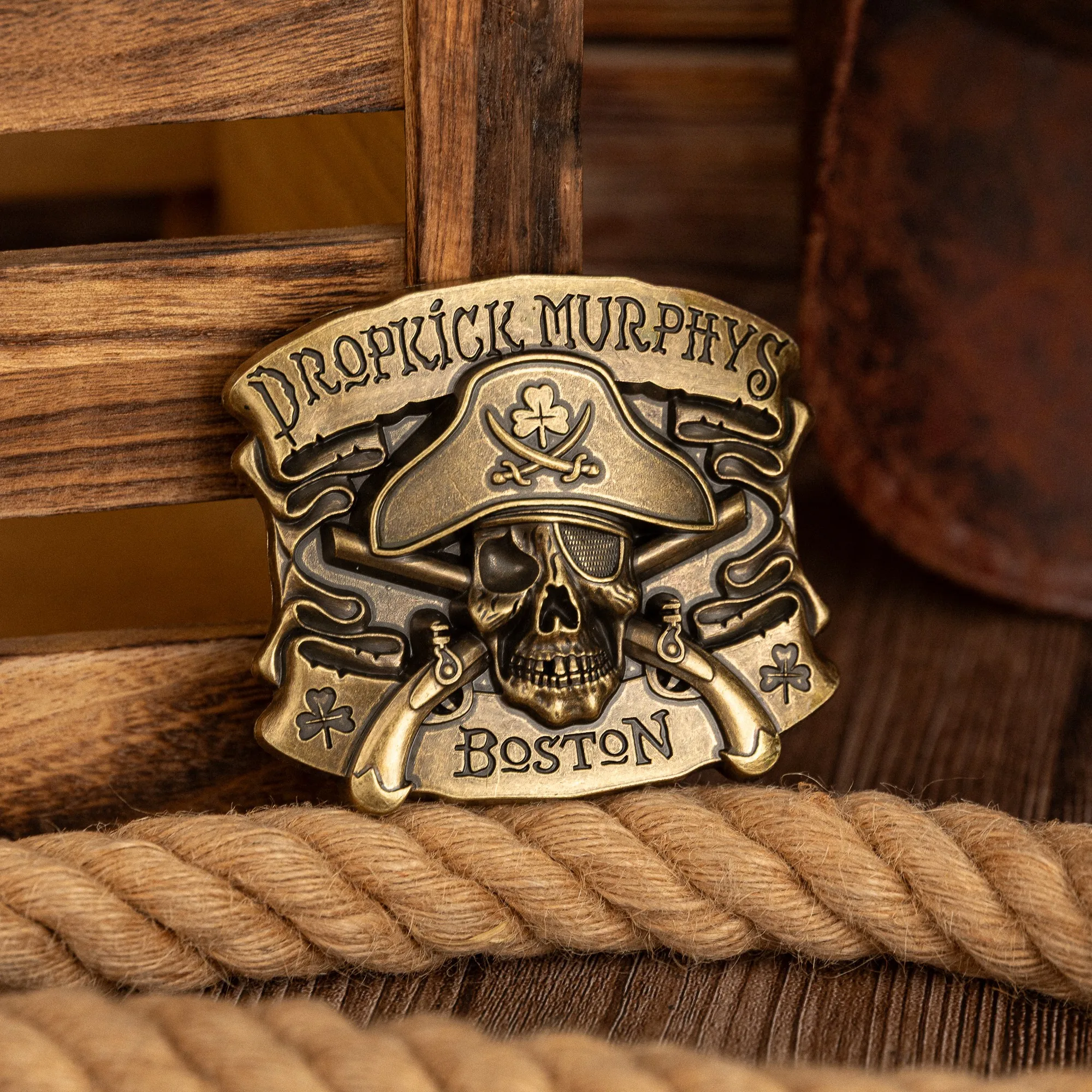 Gesper Seri Tengkorak Mahkota Bajak Laut Pedang Ganda, gesper sabuk novel pria Barat yang unik dan serbaguna