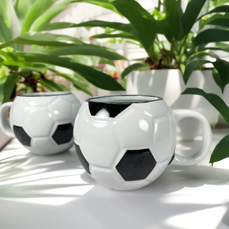 1pc 400ml Football Shape Ceramic Coffee Mug with Handle Heat-resistant Soccer Ball Cups for Water Milk Coffee Tea Cup Gift