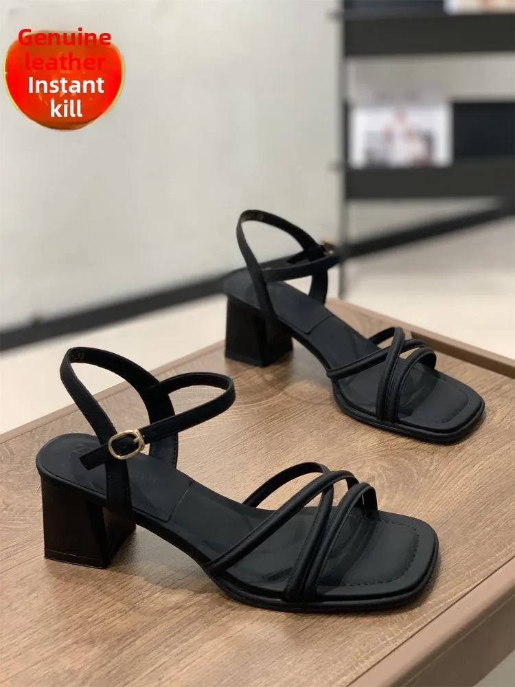 صنادل نسائية بأسلوب خيالي لصيف 2025، تصميم جديد من الجلد بكعب سميك ومقدمة مفتوحة مع حزام وإبزيم، أحذية مريحة للسيدات #2