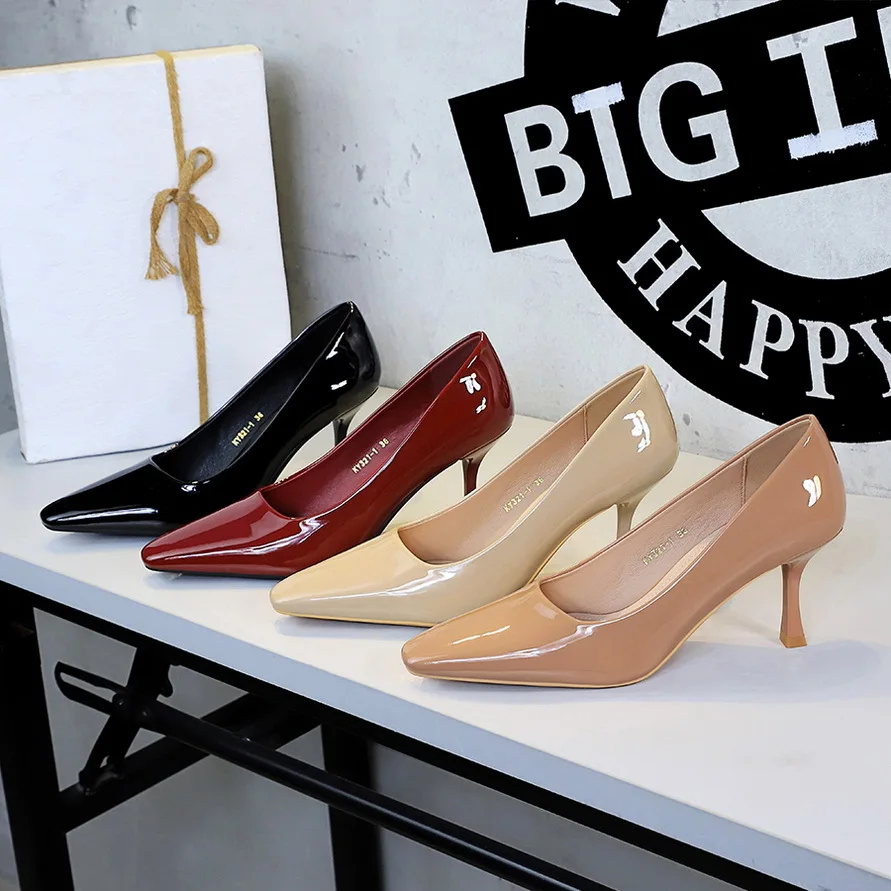 Fashion Women 7.5 Cm Heels Patent Leather Women Pumps Square Head Kitten Heels Stiletto Elegant Banquet Shoes Sexy Party Shoes view 4