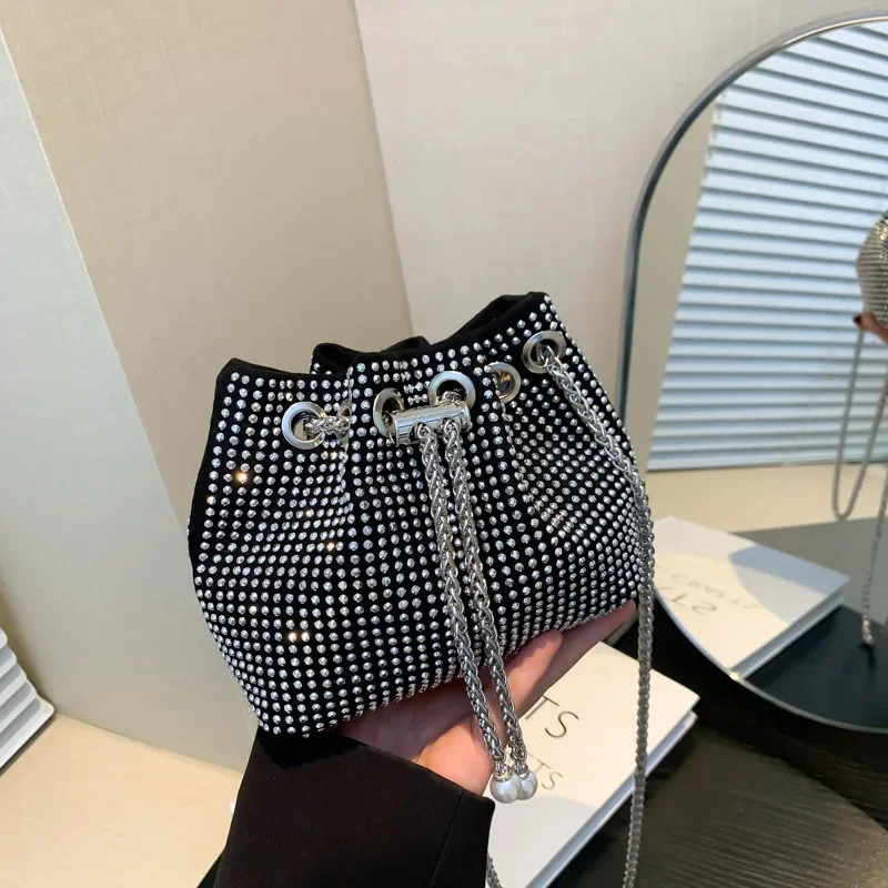 Light luxury niche design chain shoulder messenger bag full of diamonds versatile fashion mobile phone bag