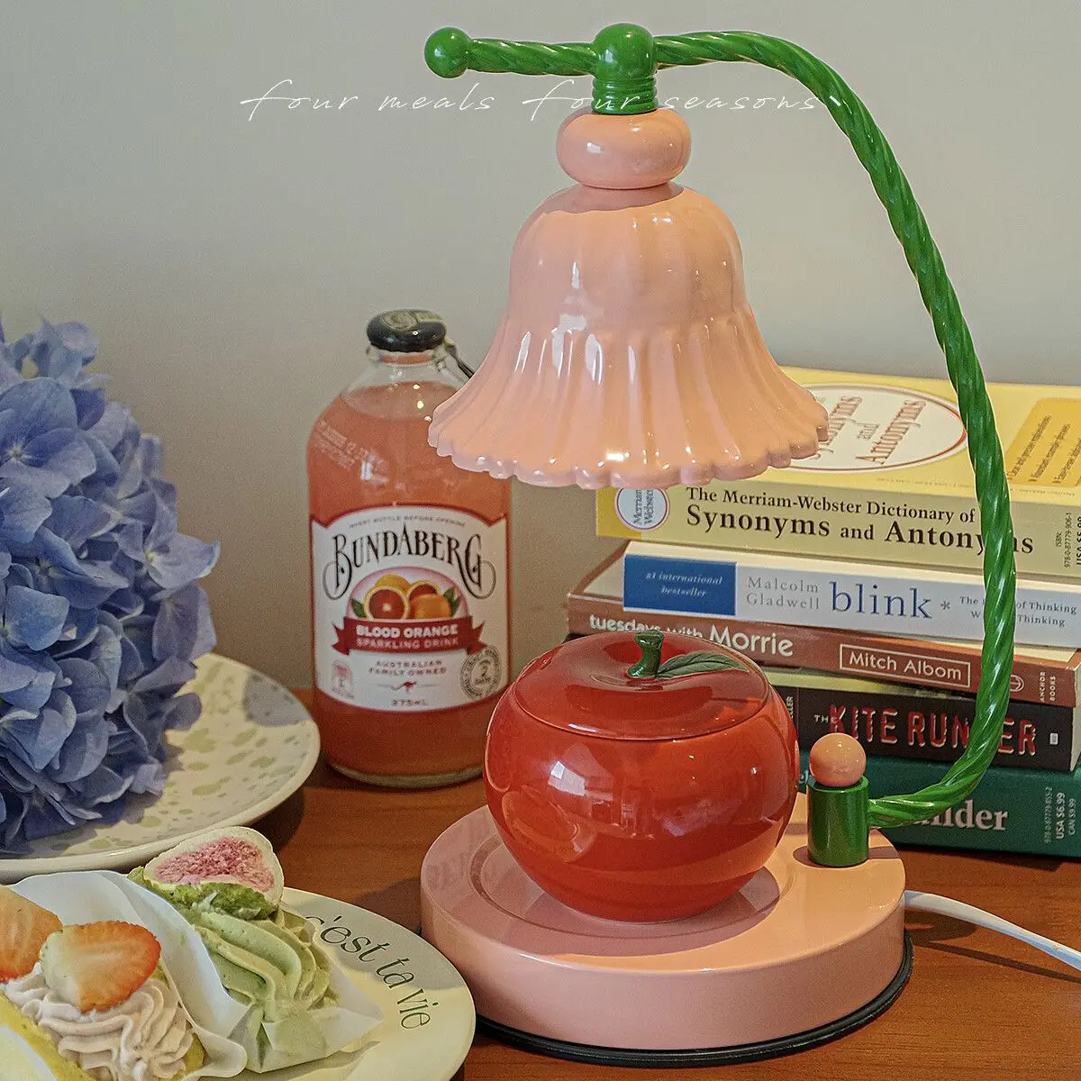 

Лампа для благовоний с ароматом цветка лилии, плавящийся воск, романтическая девушка, атмосфера, украшение комнаты, настольная лампа премиум-класса