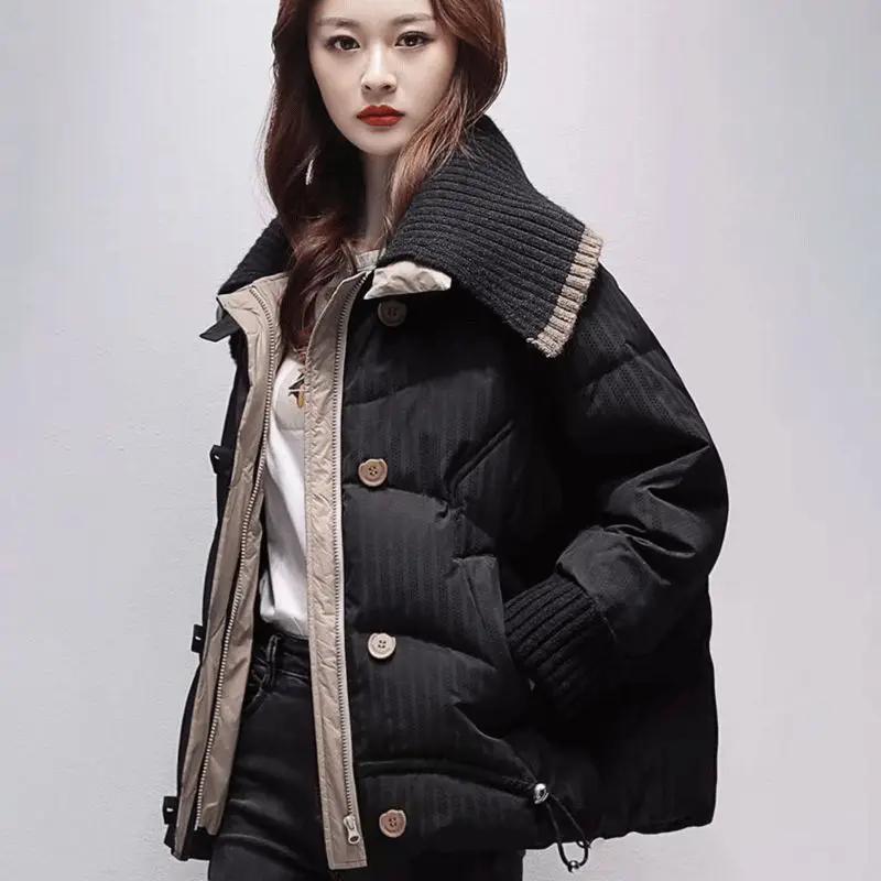 Coreano Imbottiture giacca imbottita da donna 2025 nuovo inverno Parka allentato colletto in maglia splicing corto spesso caldo cappotto di cotone Marea femminile T611