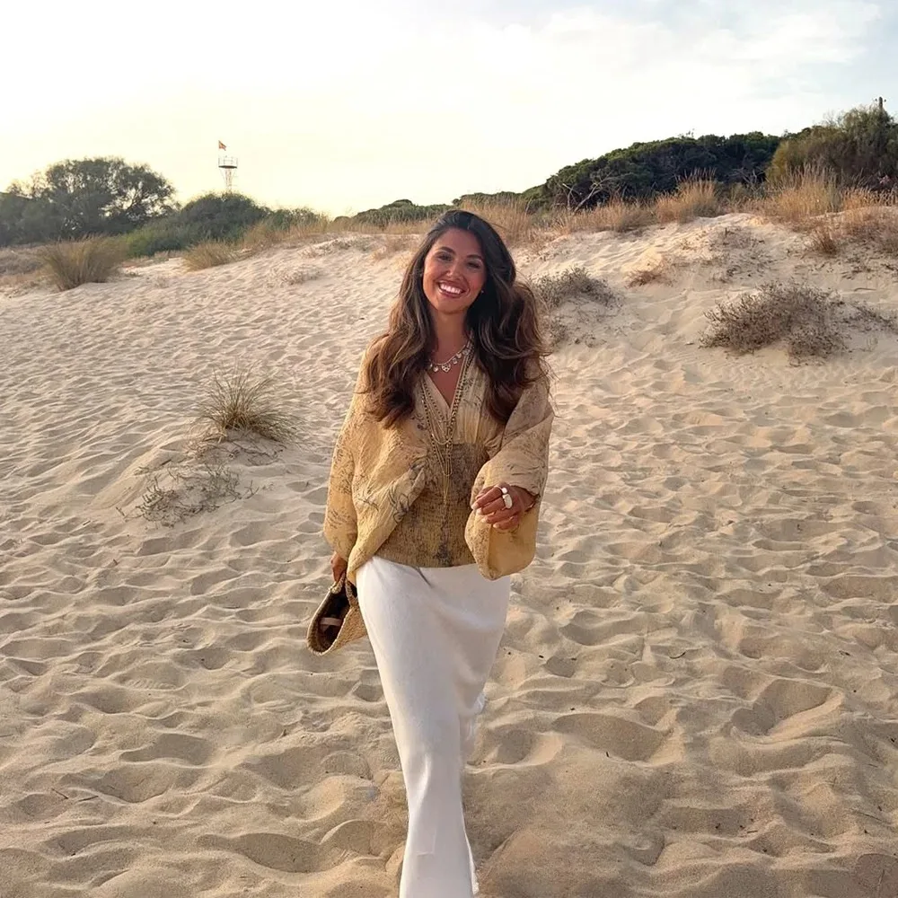 KONDALA Boho Koszule Damskie z Nadrukiem Tie Dye na Wakacje Dekolt V Długi Rękaw Elastyczne Dopasowane Bluzki Moda Jesień 2025 Impreza Top Damski