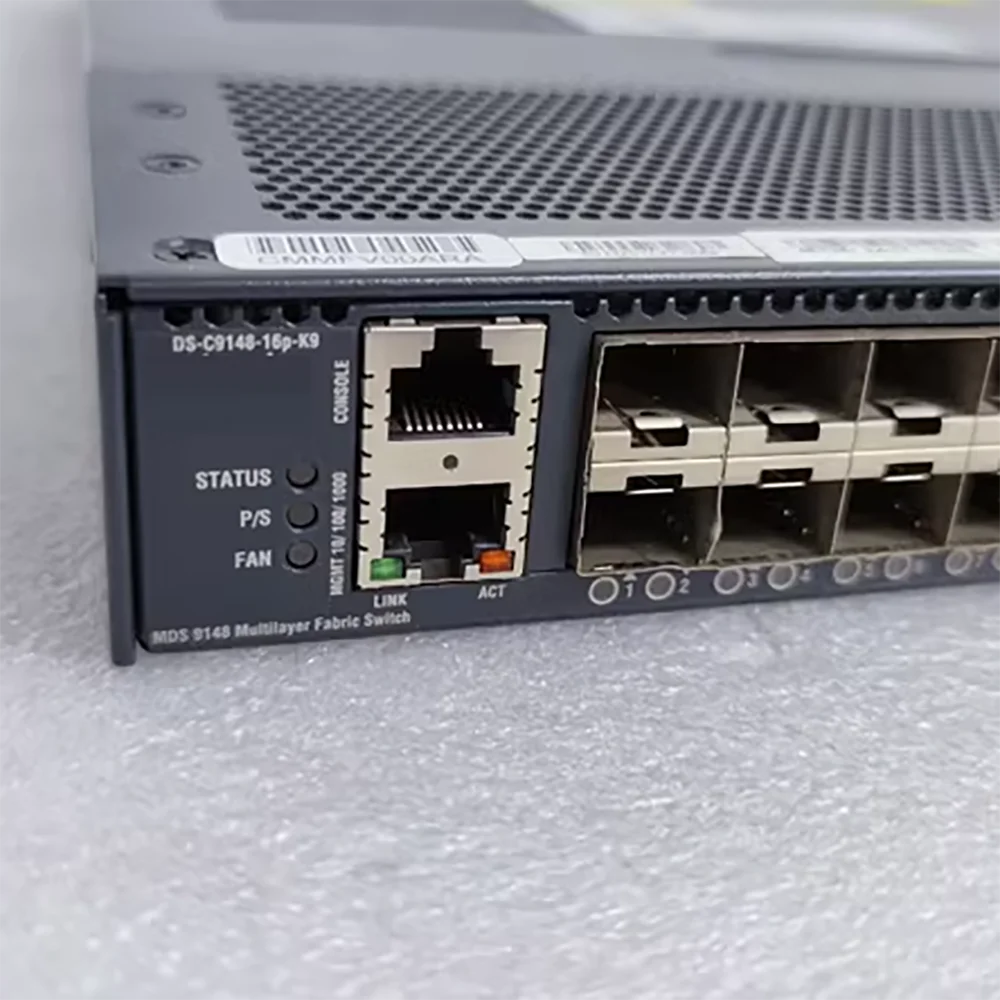 

16-портовый активированный переключатель хранения оптоволокна 8G DS-C9148-16P-K9