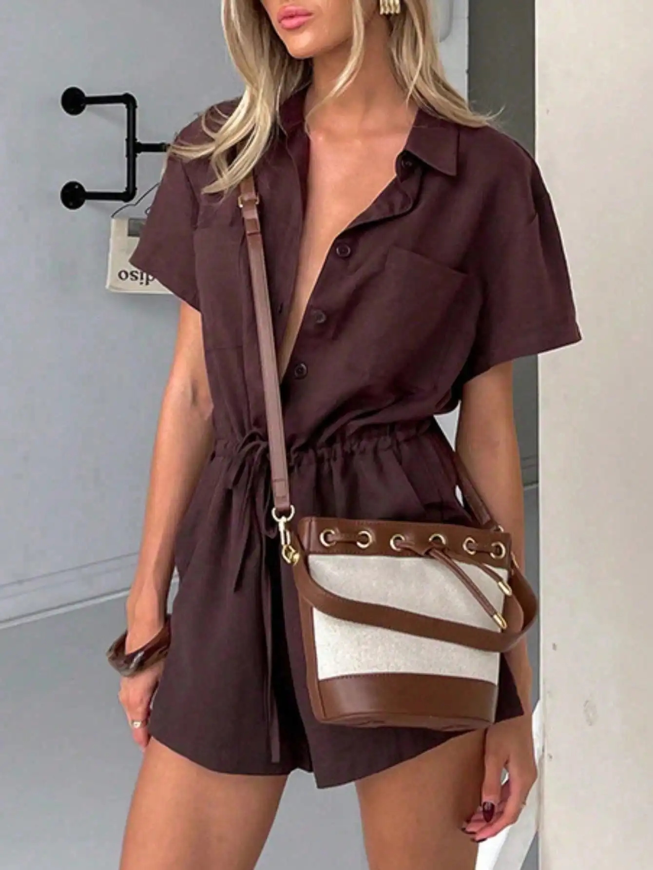 Eleganter einteiliger Damen-Overall mit Gürtel, vielseitiges Gala-zu-Cocktail-Strampler-Outfit