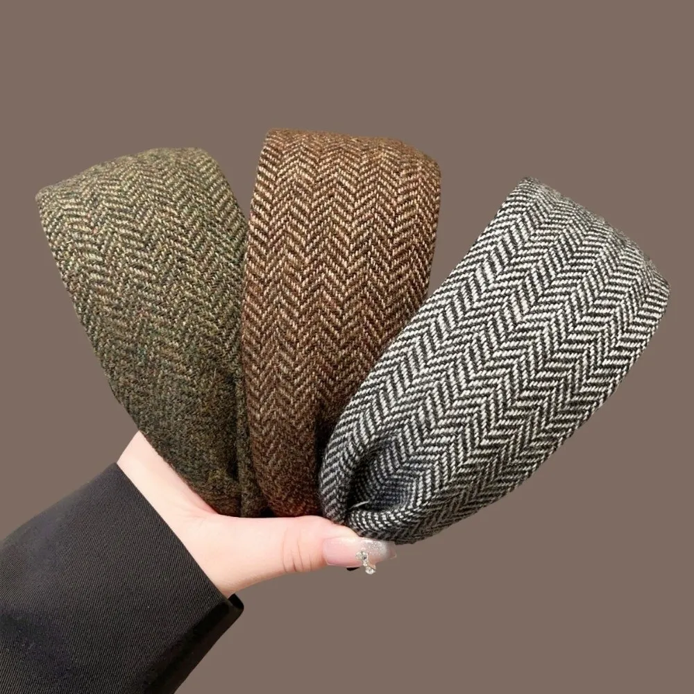 

Stylish Versatile Wide Headband Striped Pattern Vintage Winter Headband Wide Thick Wool Hairband Women Hair Styling Accessories