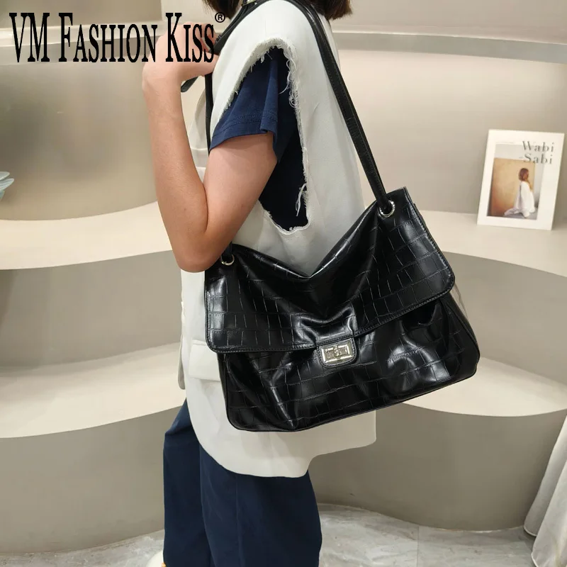 Vintage Crocodile Pattern Flap Lock Shoulder Bags Women Leather Large Capacity Lady Tote Bag INS Fashion Commute Messenger Bag