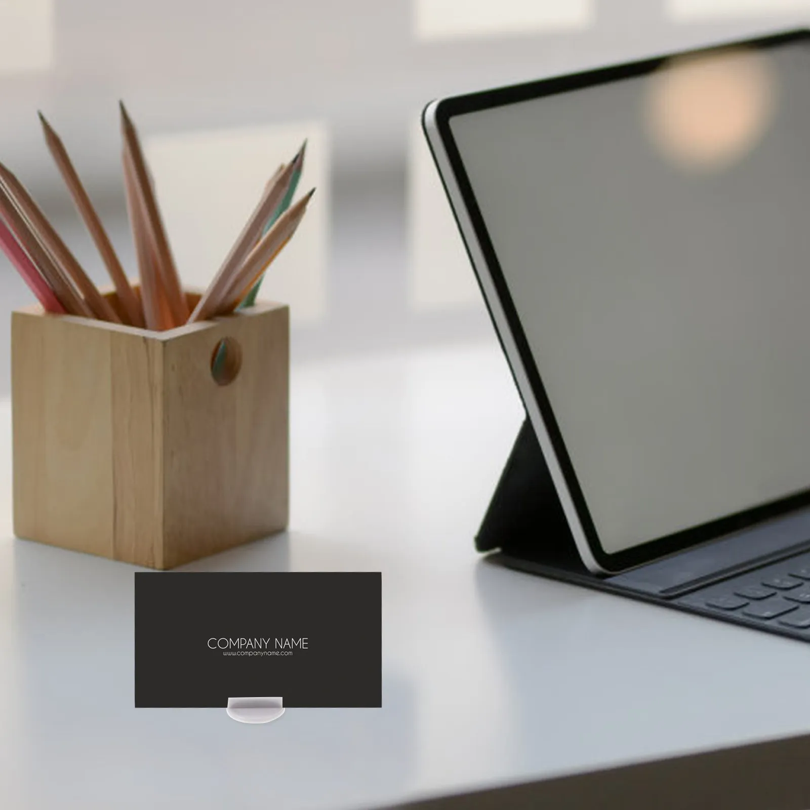 

Набор из 15 многоразовых пластиковых держателей для карт: подставка для игровых карт, визиток, карточек для рассадки, настольный органайзер для настольных игр, вертикальный дисплей