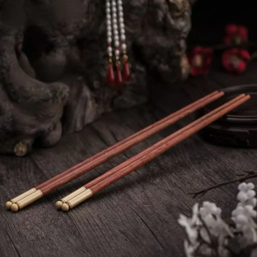 

Высококачественные палочки для еды из цельного дерева для домашнего использования, нескользящая посуда с защитой от плесени, набор палочек для еды из куриного дерева, коммерческое красное сандаловое дерево без краски и воска