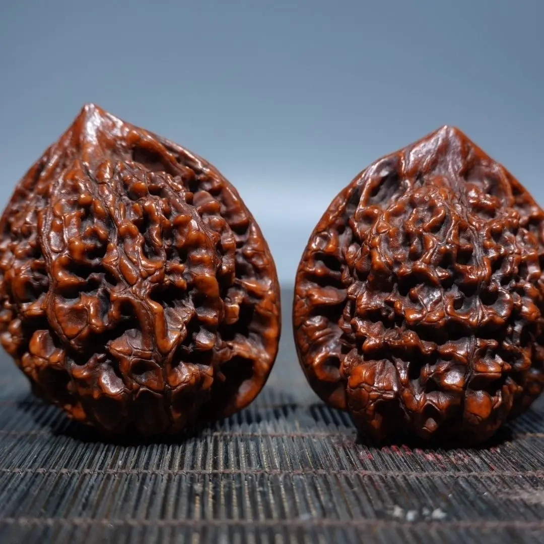 Old Tibetan pulp old way walnut, length 4cm, width 4cm, height 4cm, weight 45g