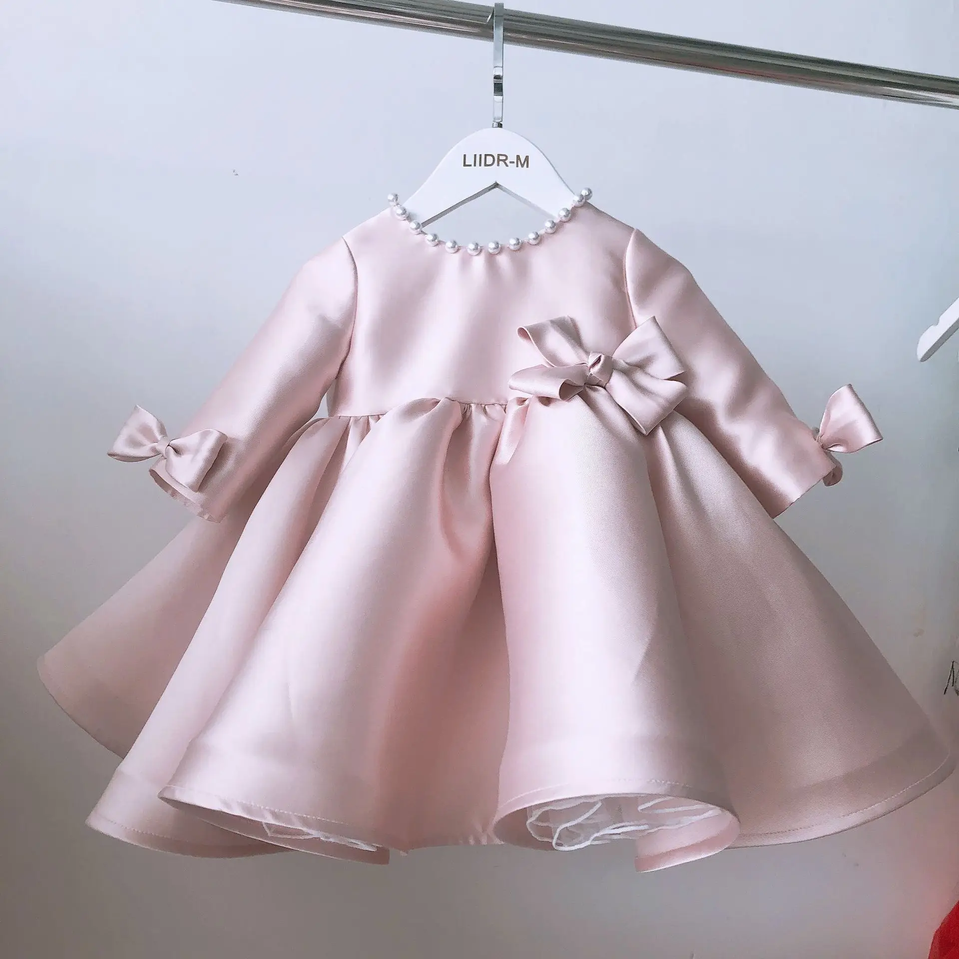 Pink princess dress long sleeved girl dress satin piano competition bow tutu girl Darling year-old dress