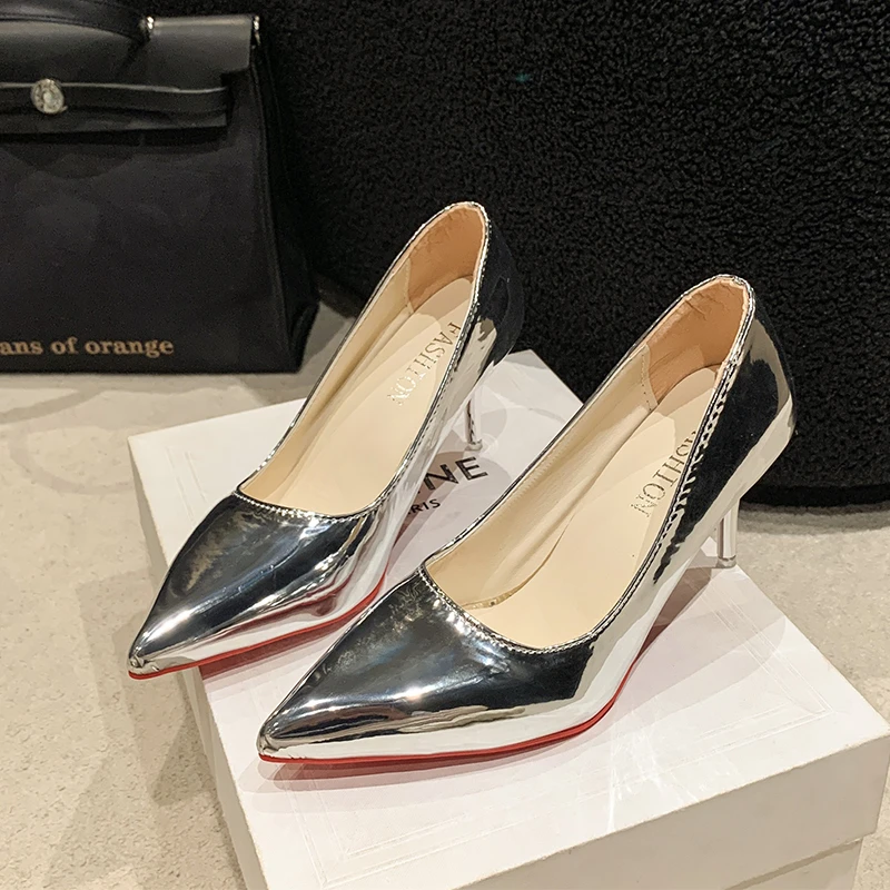 Czółenka damskie 2024 Summer New Fashion High Heels Women Patent Leather Toe Gold Sexy Pumps Kobiece buty ślubne dla kobiet