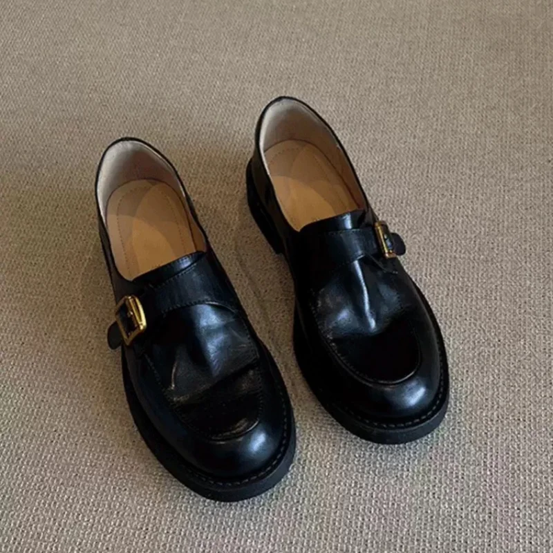 

Лидер продаж, женские туфли из коровьей кожи с металлической пряжкой и круглым носком на плоской подошве, мягкие удобные лоферы высокого качества, повседневные повседневные женские туфли