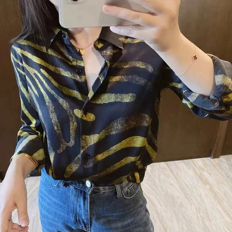 Vintage Gold Tiger Print Satin Shirt Fashion Women's Clothing French Style Polo Collar Tops Autumn Long Sleeve Blouse 29579