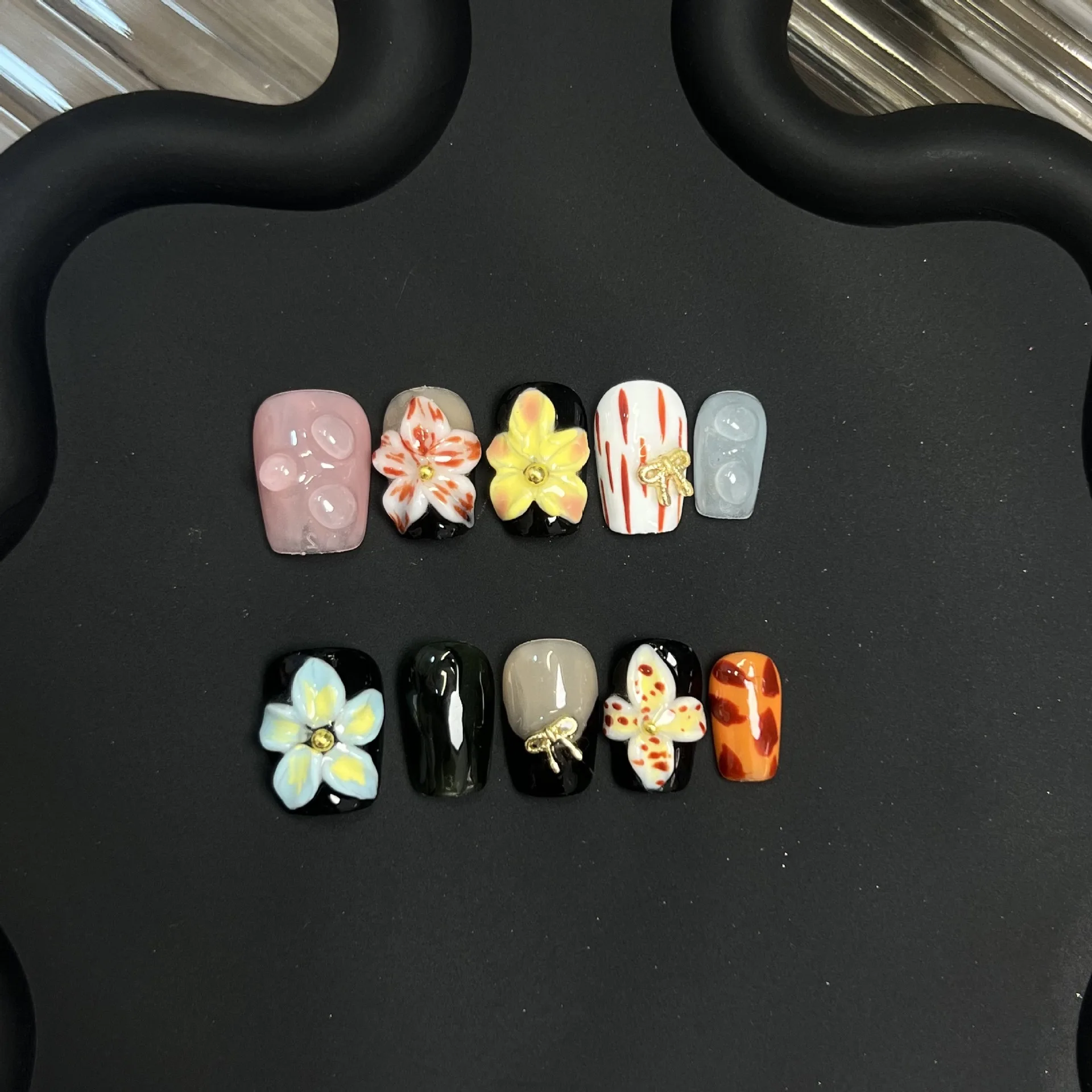 

10PCS Sweet Cool Black French Handmade 3D Carved Flower Press on Nails Glossy Cat Eye Short Square Detachable Fake Nail Tips Set